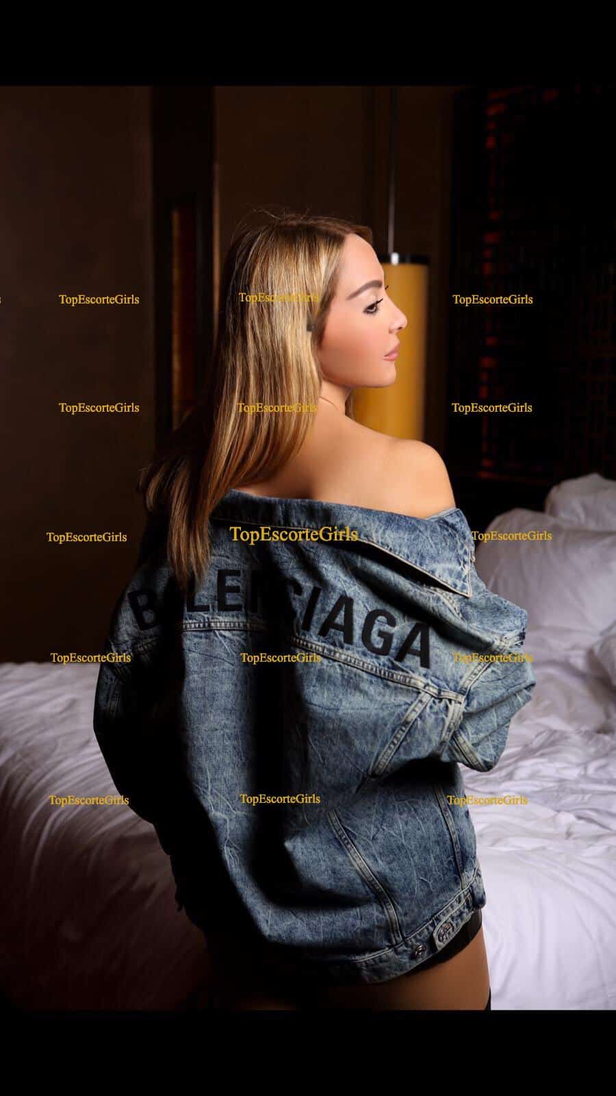 Karolina1🇫🇷