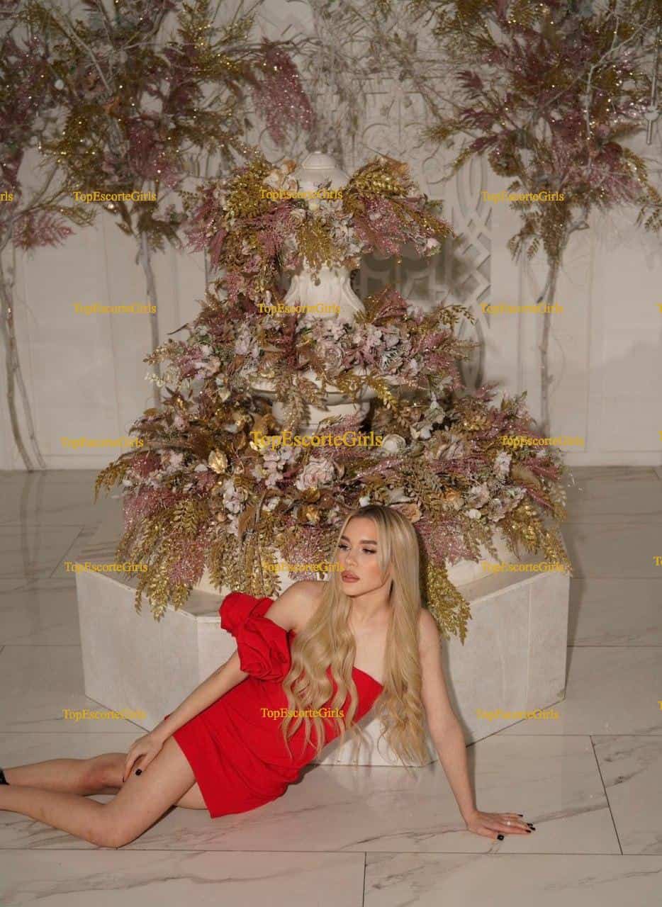 Ellie🇦🇪