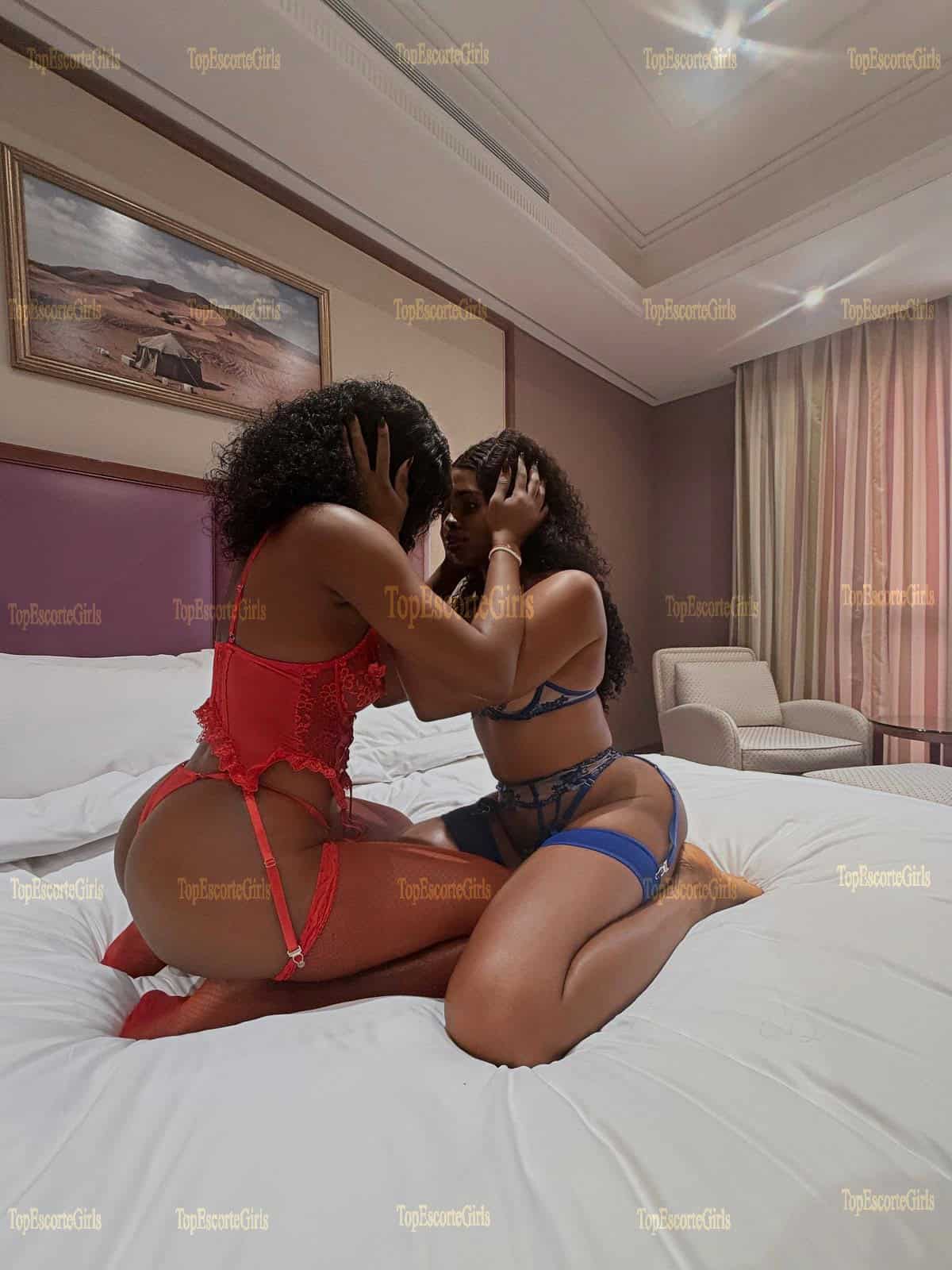 Sara and marie🇲🇦